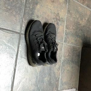 No bull running shoes